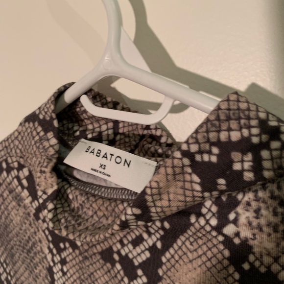 Babaton XS long sleeve mock neck. - Picture 3 of 3